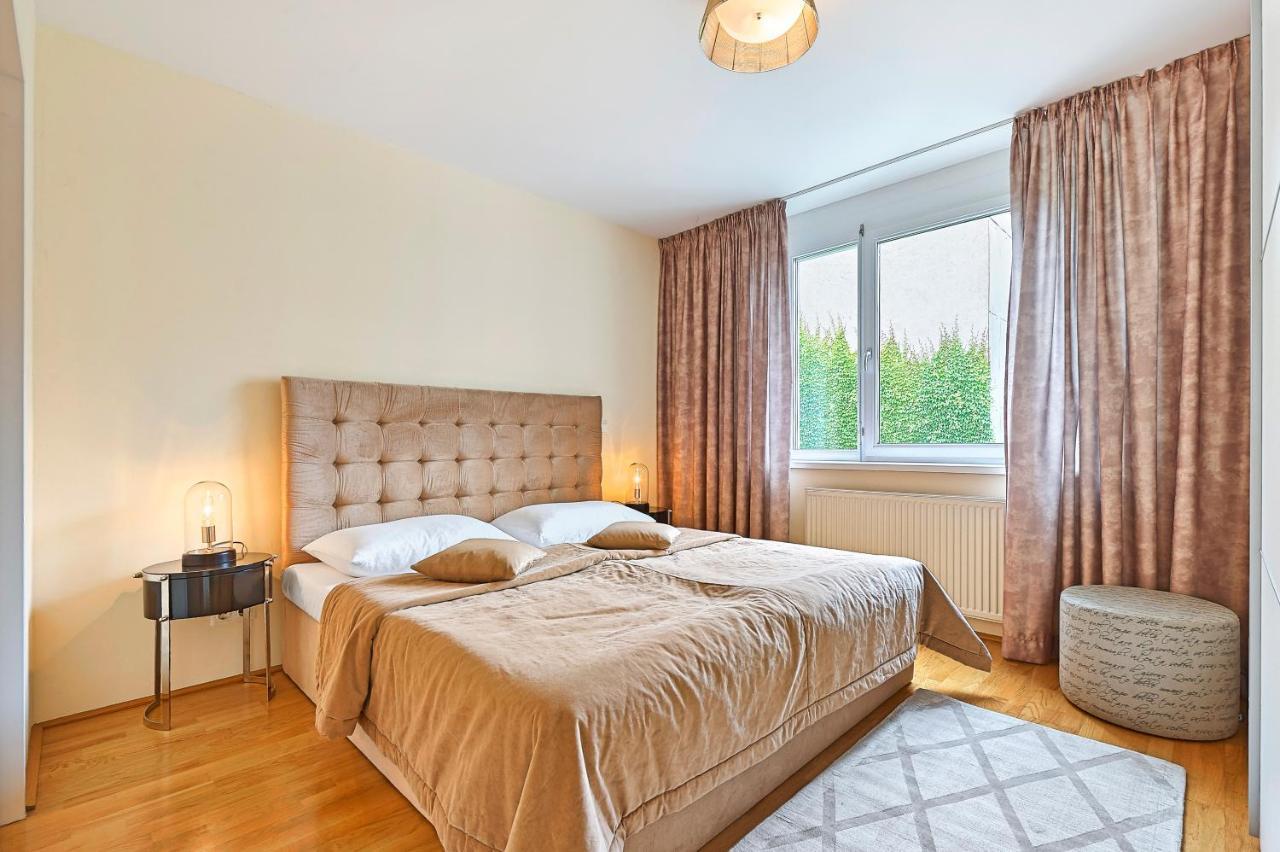 Peaceful Belvedere Apartment In Safe, Quiet & Central Location فيينا المظهر الخارجي الصورة