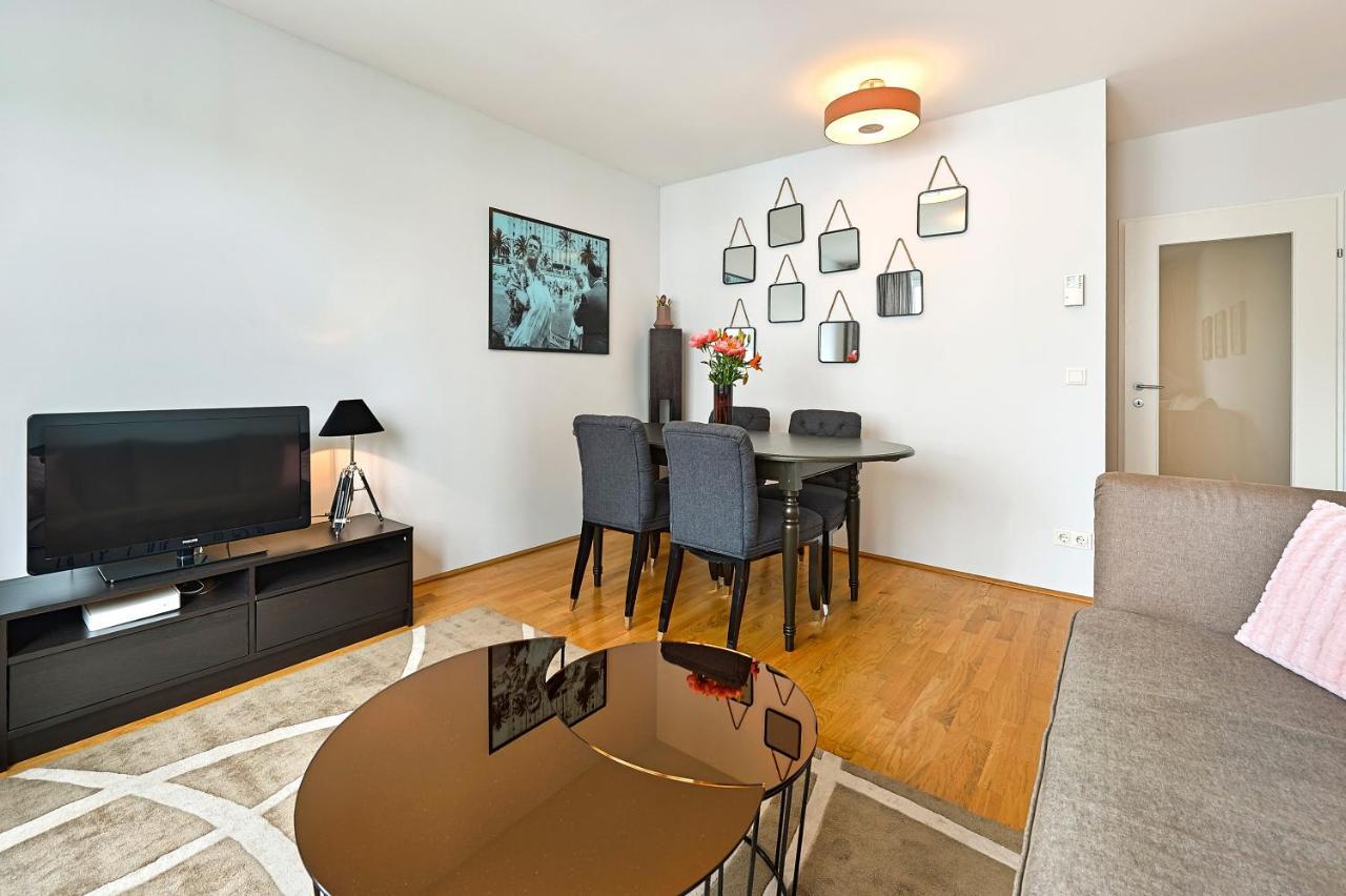 Peaceful Belvedere Apartment In Safe, Quiet & Central Location فيينا المظهر الخارجي الصورة